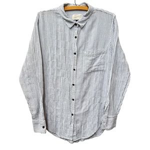 Universal Thread Button Down Shirt Women's Medium Striped Long Sleeve Collared